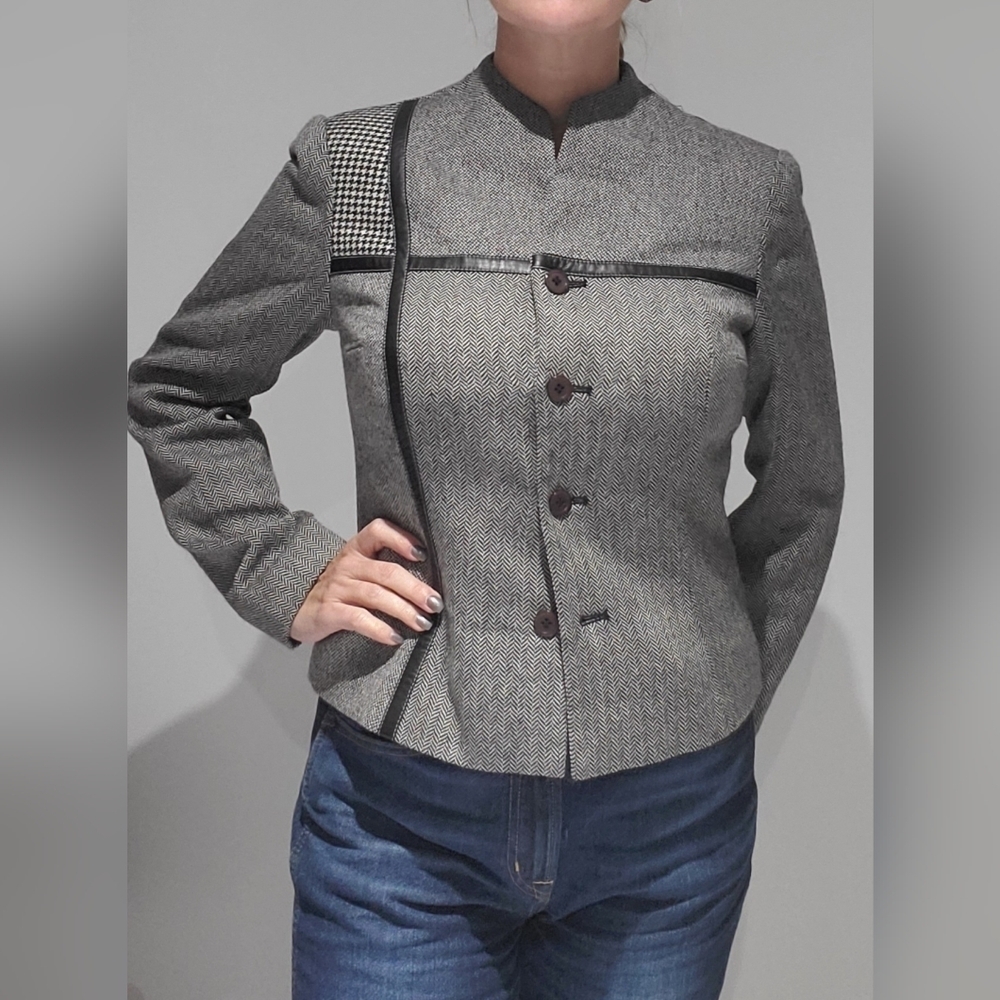 Giovani Wool Multi-Texture Tweed Blazer with Leather Trim – Size 2